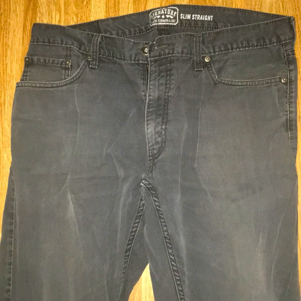 Levi Signature Slim Straight Jeans. Gray. Mens